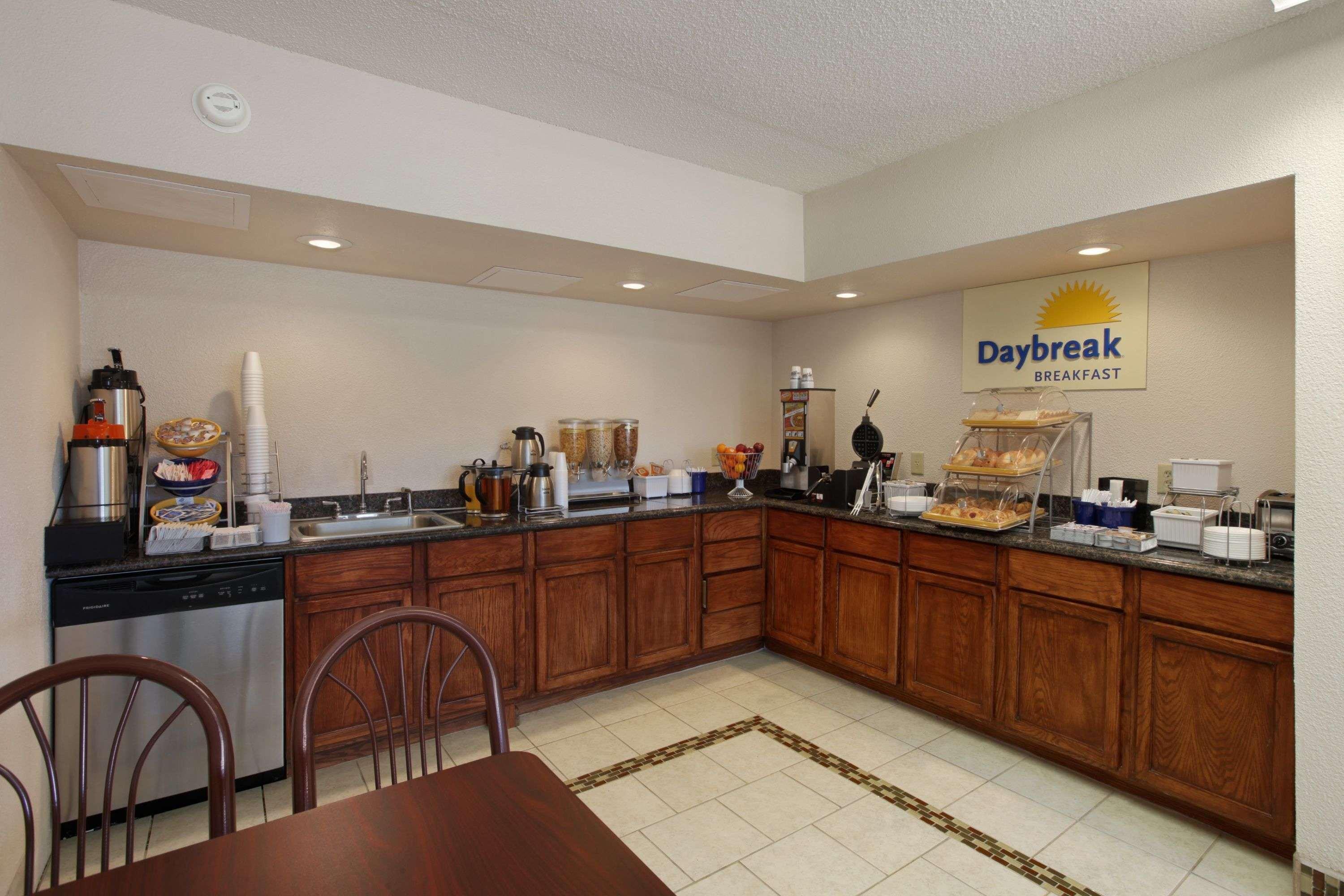 Days By Wyndham South Hotel 2*
